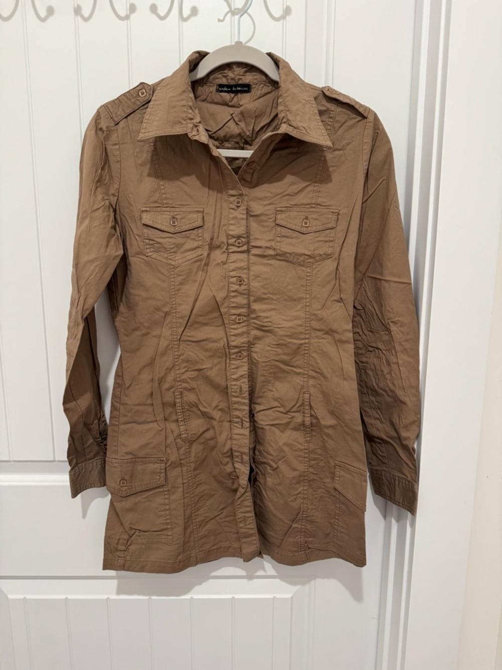 Urban Behavior Women’s Medium Long Button-Down Shirt